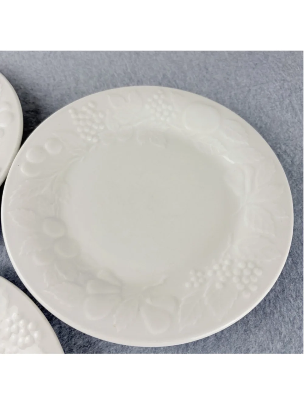 Gibson White Embossed Fruit Dessert Salad Plates 7 7/8